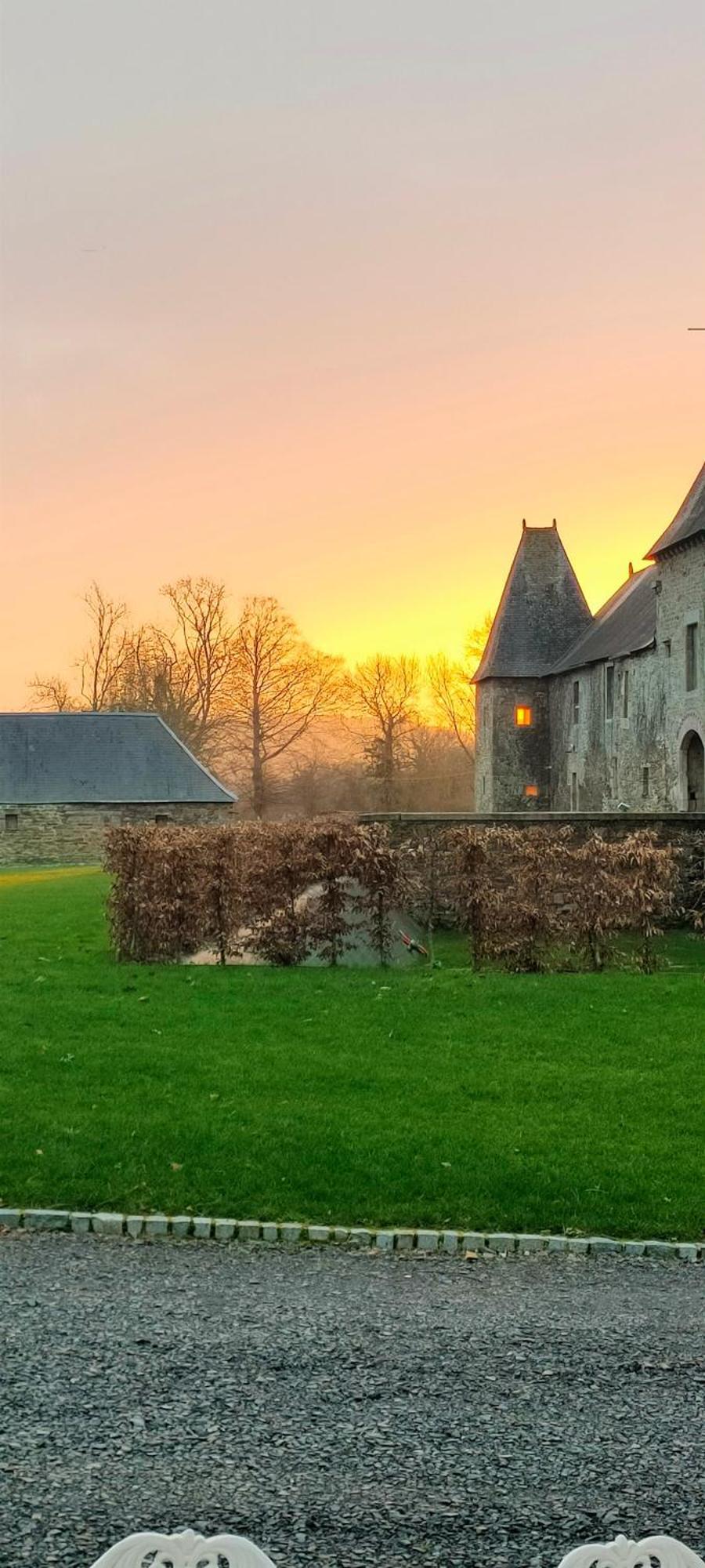 Отель Domaine Du Manoir De Vains Экстерьер фото