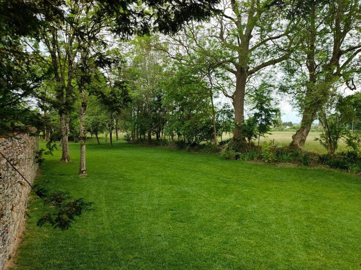 Отель Domaine Du Manoir De Vains Экстерьер фото