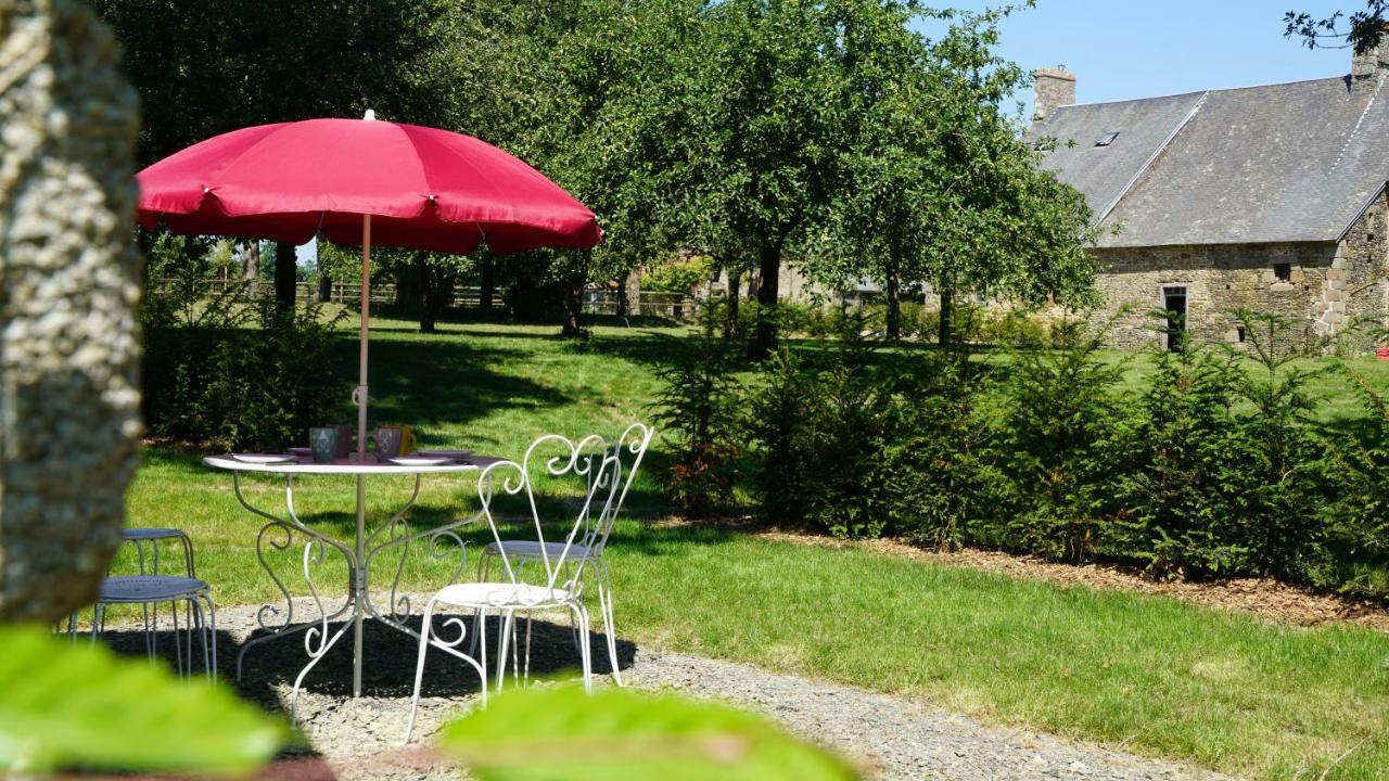 Отель Domaine Du Manoir De Vains Экстерьер фото